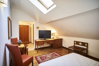 Cozy Attic Room VI, фото 5