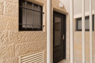 Best Location Jerusalem Stone Apartment, фото 21