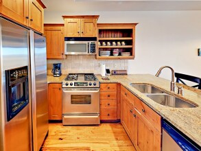 2br + Loft Mountain-view W/ Private Hot Tub 2 Bedroom Townhouse, фото 19 2br + Loft Mountain-view W/ Private Hot Tub 2 Bedroom Townhouse, фото 19