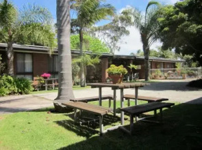 Lakes Waterfront Motel And Cottages, фото 17