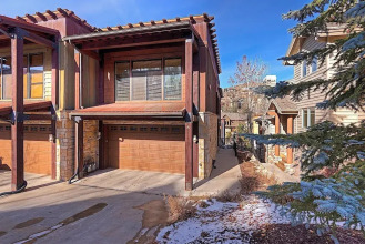 Old Town Luxury by Casago