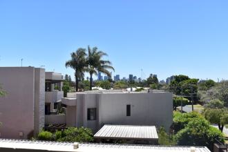 Leafy 1 Bedroom City Oasis With Pool and Terrace, фото 4