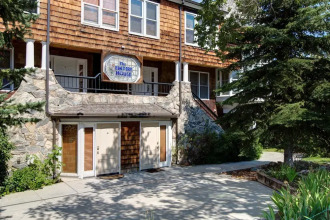 2BR Empire House Condo by RedAwning, фото 23