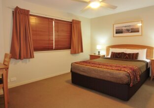 Riverside Holiday Apartments, фото 37