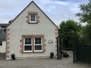 Inverness Apartments - New Cottage