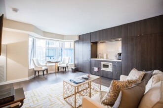 Amazing Suites In Yorkville, фото 13