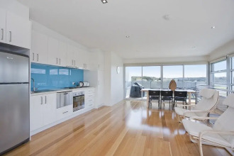 Four Kings Apartments, фото 6