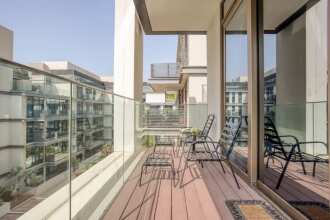 Captivating Apt in City Walk Pool View!, фото 11