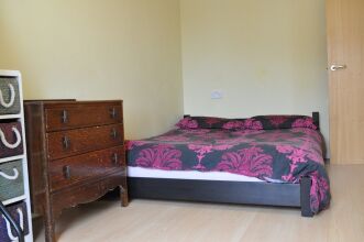 Lovely Spacious 1 Bedroom Flat in East London, фото 10