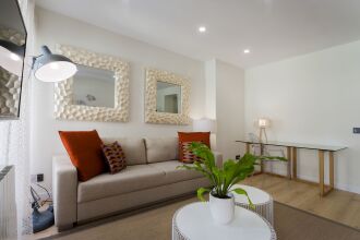 Dobo Rooms - Relatores III Apartment, фото 18