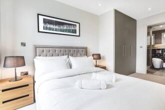 Lush Apartment - London Designer Outlet, фото 4