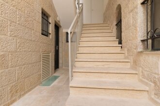 Best Location Jerusalem Stone Apartment, фото 22