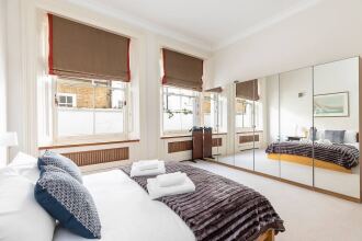 Gorgeous 2-bed Flat in Kensington, фото 3