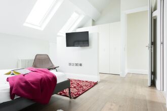 The Soho Studio - Modern & Bright 2BDR in Central London, фото 19