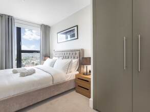 Lush Apartment - London Designer Outlet, фото 2