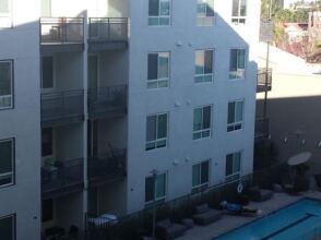 Apartment with Full Amenities - Miracle Mile, фото 12