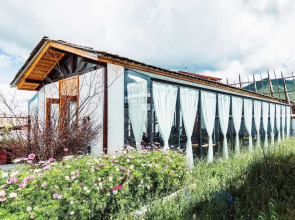 Shangri La Salloi Rustic Luxury Hotel, фото 12