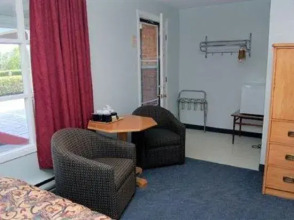 Colonial House Motor Inn, фото 26