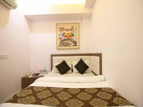 OYO 393 Hotel RK Grand Inn