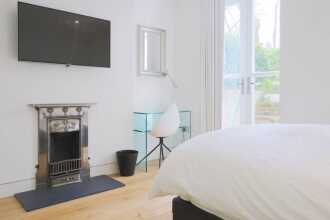 Modern 3 Bedroom Camden Flat With Garden, фото 4