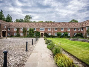 Madingley Hall - Bed & Breakfast, фото 11