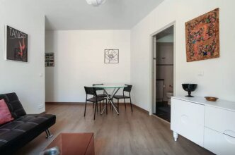 Sunny and Modern 1 Bedroom with Balcony