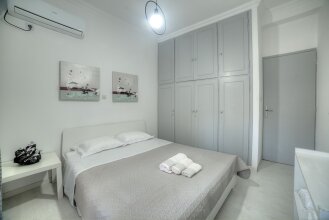 Cosy Apartment in Glyfada Center, фото 16