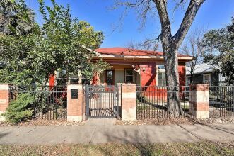 Stylish 3BR in Austin by RedAwning
