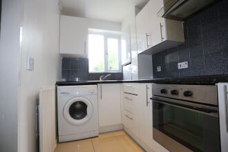 Beautiful 3 Beds House - Thamesmead, фото 10