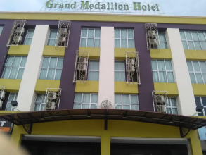 Grand Medallion