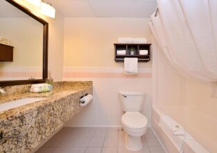 Best Western Plus Sidney Lodge, фото 49