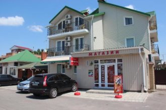 Отель Максим