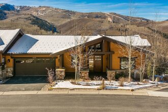 Blacktail Lodge - Five Bedroom Home