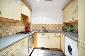 Spacious 2 Bedroom Apartment in Holloway, фото 9