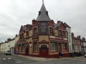 The King Harry Bar & Hostel