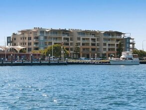 Riverside Holiday Apartments, фото 47