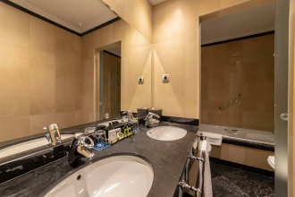 Eugenia De Montijo Autograph Collection, фото 16 Eugenia De Montijo Autograph Collection, фото 16