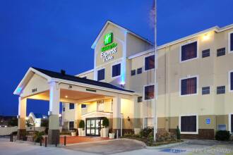 Comfort Inn & Suites IAH Bush Airport – East