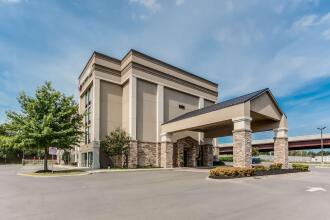 Best Western Plus Belle Meade Inn & Suites, фото 1