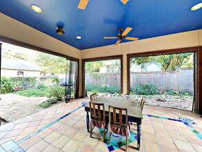 Charming 3BR w/ Balcony & Fire Pit, фото 22 Charming 3BR w/ Balcony & Fire Pit, фото 22