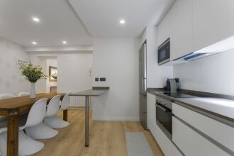 Dobo Rooms - Relatores III Apartment, фото 5