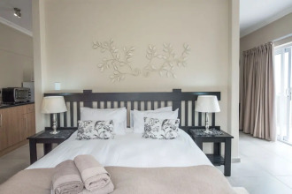 Long Beach Self-Catering