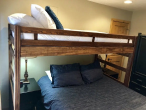 2BR Empire House Condo by RedAwning, фото 11