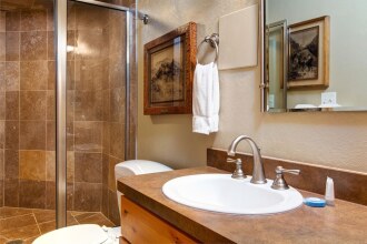 2BR Empire House Condo by RedAwning, фото 22