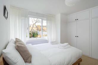 Lovely 2BR Home in South London, 4 Guests, фото 3