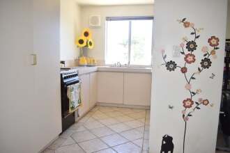 Leafy 1 Bedroom City Oasis With Pool and Terrace, фото 11