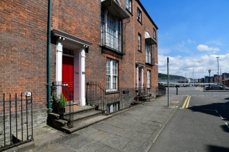 Cambrian Place - Swansea Guest Homes