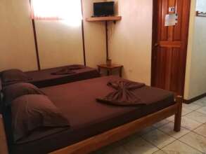 Cabinas Carolina & Restaurante, фото 4