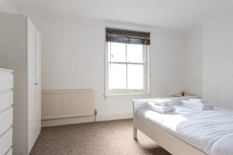 Modern 3 Bedroom Central Brighton House