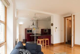 Lovely 2 Bedroom Flat in Excellent Location, фото 2